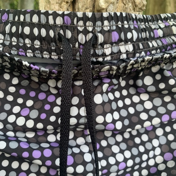 EUC Under armour youth extra large shorts - Picture 5 of 5